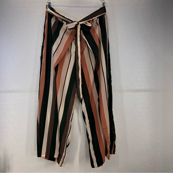 NWOT  Women's Plus Size Printed Drawstring Waist Split Side Wide Leg Pants - Picture 4 of 17